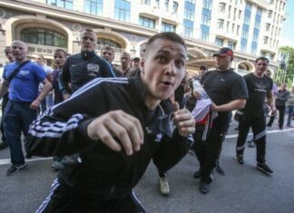 «Ходят в спортзалы и пытаются вербовать»: харьковчан просят сообщать о «титушках»