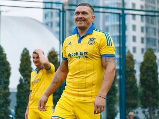 Олександр Усик оголосив про свій дебют у професіональному футболі (відео)