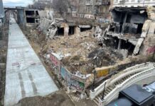 В Одессе на Деволановском спуске забетонировали дорогу, но асфальт пока класть не будут