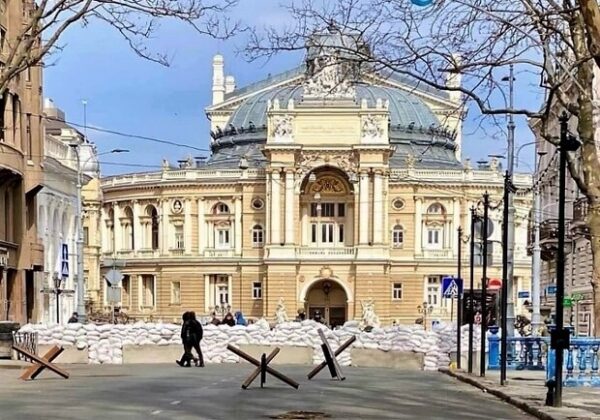 Оккупанты распространяют фейк о минировании Оперного театра в Одессе Оккупанты распространяют фейк о минировании Оперного театра в Одессе