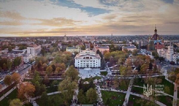 Актеры разбомбленного драмтеатра Мариуполя временно переехали в Ужгород Актеры разбомбленного драмтеатра Мариуполя временно переехали в Ужгород
