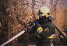 Поиски пропавшего на пруду и взрывоопасная находка: как прошли сутки у одесских спасателей