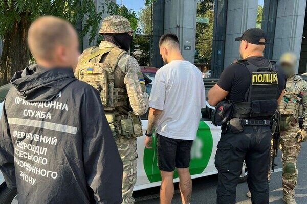 Одессит за 4000 долларов переправлял уклонистов за границу Одессит за 4000 долларов переправлял уклонистов за границу