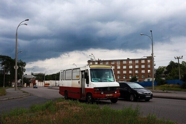 По Одессе и области курсирует необычный автобус из Британии По Одессе и области курсирует необычный автобус из Британии