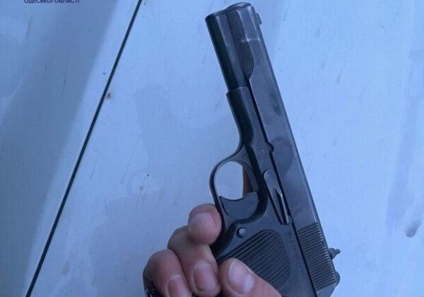 За сутки в Одессе два раза остановили людей с оружием За сутки в Одессе два раза остановили людей с оружием