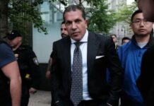 Трамп потерял адвоката Джо Такопину