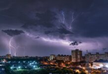 Ожидается гроза: в Одессе объявили штормовое предупреждение