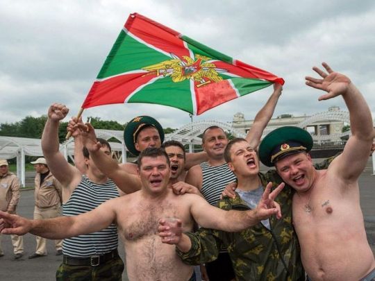 Винні горілка та війна: у росії закінчуються чоловіки