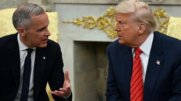 Трамп разрывает торговые переговоры с Канадой Трамп разрывает торговые переговоры с Канадой