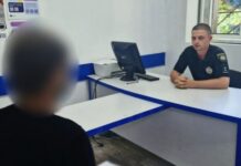 Разгромил надгробия на кладбище: в Одессе задержали вандала
