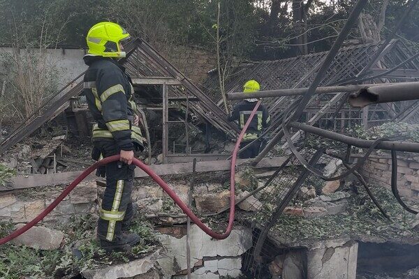 РФ обстреляла Ботанический сад Одессы: получили повреждения теплицы и растения РФ обстреляла Ботанический сад Одессы: получили повреждения теплицы и растения