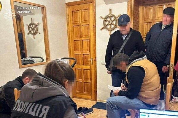 Артефакт за 40 тысяч гривен: житель Одесчины пытался продать реликвию времен Римской империи Артефакт за 40 тысяч гривен: житель Одесчины пытался продать реликвию времен Римской империи