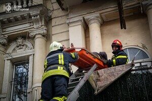 В центре Одессы обрушился балкон с людьми: есть пострадавшие В центре Одессы обрушился балкон с людьми: есть пострадавшие
