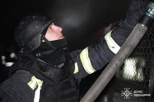 РФ нанесла удар по многоэтажке в Одесском районе: пострадал мужчина РФ нанесла удар по многоэтажке в Одесском районе: пострадал мужчина