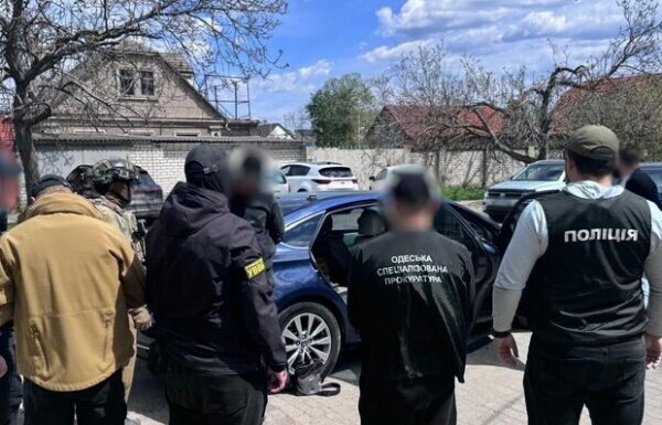 В Одесской области задержали военного радиотелефониста и его знакомую: за что