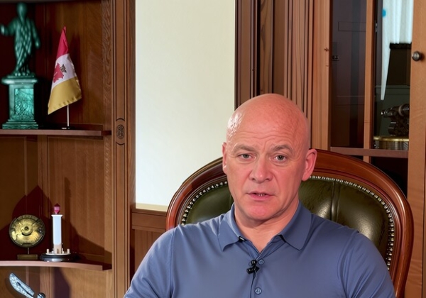 "Слепили просроченную халтуру": экс-мэр Одессы сообщил новые детали дела о прекращении гражданства "Слепили просроченную халтуру": экс-мэр Одессы сообщил новые детали дела о прекращении гражданства