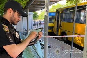 Утренний удар по остановке в Одессе: получили осколочные ранения люди Утренний удар по остановке в Одессе: получили осколочные ранения люди