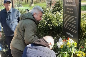 Чествование памяти защитников Украины: под Одессой открыли Аллею Героев Чествование памяти защитников Украины: под Одессой открыли Аллею Героев